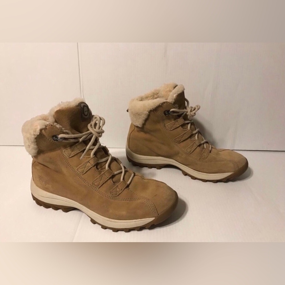Timberland tan suede lace up boots genuine leather winter shoes women size 10 M - Picture 1 of 11